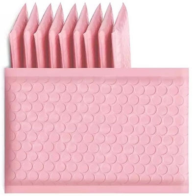 Chapa de cobre que imprime envelopes cor-de-rosa da bolha dos encarregados do envio da correspondência polis da bolha para o envio dos acessórios